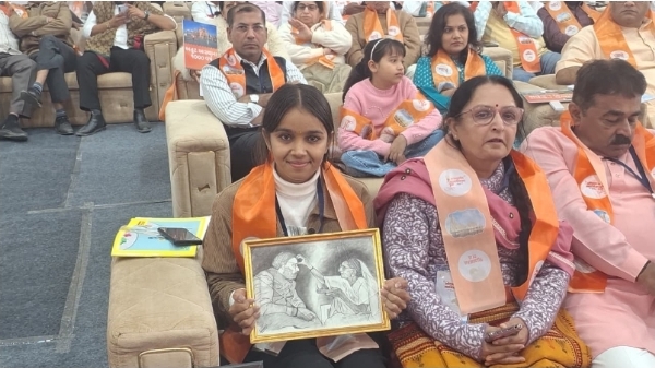 सोमनाथ में खूब भावुक की हीराबा-मोदी की यह फोटो सोमनाथ में खूब भावुक की हीराबा-मोदी की यह फोटो