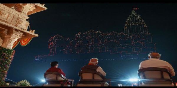 আৰব সাগৰৰ আকাশত সোমনাথ মন্দিৰৰ হাজাৰ বছৰীয়া ইতিহাসৰ গৌৰৱ গাথা, মন্ত্ৰমুগ্ধ হৈ পৰিল প্ৰধানমন্ত্ৰী মোডী