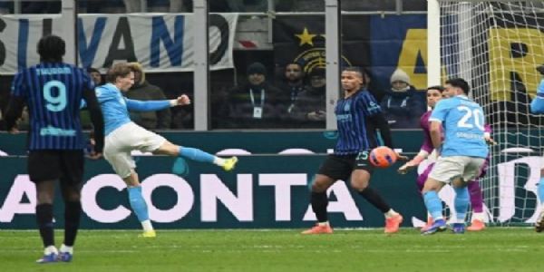 ছিৰি এ : মেকটমিনেৰ দুটা গ’লেৰে ইণ্টাৰৰ বিৰুদ্ধে নাপোলিৰ ড্ৰ’