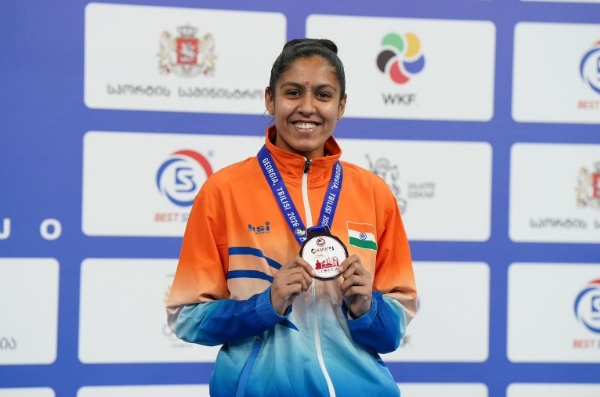 कांस्य पदक के साथ अलीशा सुबुधि