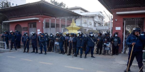 নেপালী কংগ্ৰেছৰ দুটা ফৈদৰ মাজত সম্ভাৱ্য সংঘৰ্ষৰ আশংকাৰ, নিৰ্বাচন আয়োগৰ নিৰাপত্তা অধিক শক্তিশালী