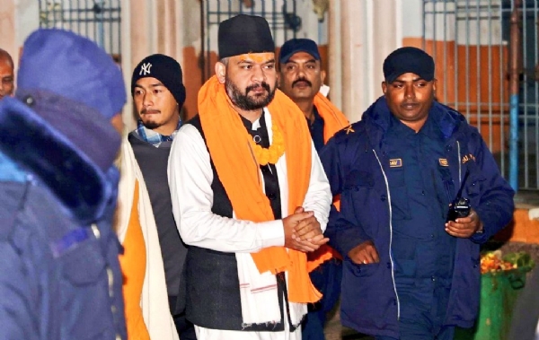 जानकी मंदिर में पूजा करते बालेन शाह