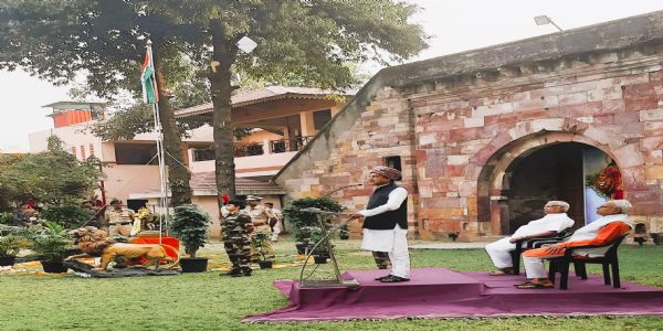 ৰাষ্ট্ৰীয় স্বয়ংসেৱক সংঘৰ মুখ্য কাৰ্যালয়ত ৰাষ্ট্ৰীয় পতাকা উত্তোলন