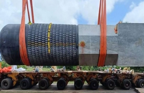 विशाल शिवलिंग की  फोटो