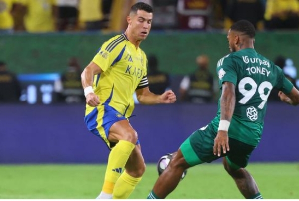 क्रिस्टियानो रोनाल्डो और इवान टोनी