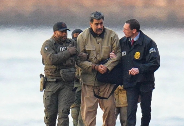 वेनेजुएला के राष्ट्रपति निकोलस मादुरो अमेरिकी अधिकारियों की गिरफ्त में। फोटो - इंटरनेट मीडिया