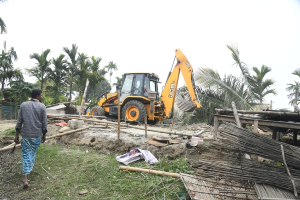 সন্ধিয়া ছয় বজাত সমাপ্ত হ’ল বুঢ়াচাপৰি বন্যপ্ৰাণী অভয়াৰণ্যৰ উচ্ছেদ অভিযান