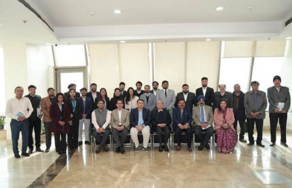 आईआईसीए के पीजीआईपी कार्यक्रम का वेबसाइट लॉन्च करते आईबीबीआई अध्यक्ष रवि मित्तल और अन्य आईआईसीए के पीजीआईपी कार्यक्रम का वेबसाइट लॉन्च करते आईबीबीआई अध्यक्ष रवि मित्तल और अन्य