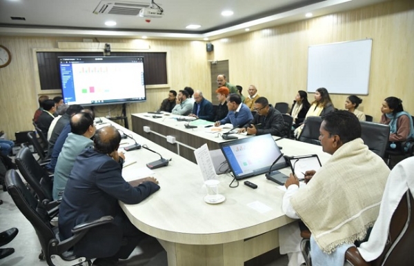 টি বি মুক্ত ভাৰত অভিযানৰ সন্দৰ্ভত জিলা আয়ুক্তৰ সৈতে ভিডিঅ কনফাৰেন্স মন্ত্ৰী অশোক সিংহলৰ