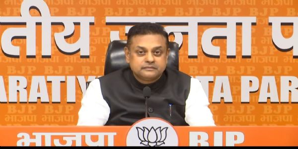 সম্বিত পাত্ৰৰ ৰাহুল গান্ধীক সমালোচনা, স্মিট মাছাৰ সন্দৰ্ভত টুইট নকৰাত প্ৰশ্ন উত্থাপন