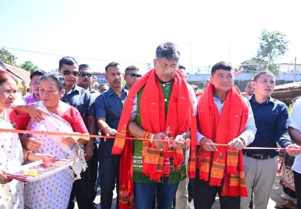 পশ্চিম কাৰ্বি আংলঙৰ উন্নয়নমূলক কাম-কাজ পৰ্যালোচনা জিলাখনৰ অভিভাৱক মন্ত্ৰী তথা কৃষি আৰু জলসিঞ্চন মন্ত্ৰী পীযুষ হাজৰীকাৰ