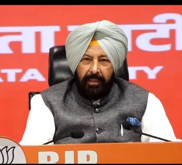 पंजाब भाजपा अध्यक्ष केवल सिंह ढिल्लों बुधवार को पार्टी मुख्यालय में पत्रकारों को संबोधित करते हुए।