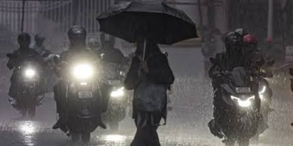 উত্তৰ-পূব বাৰিষাৰ বাবে কেইবাখনো ৰাজ্যত ধাৰাসাৰ বৰষুণৰ সম্ভাৱনা