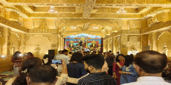 শক্তিৰ অধিষ্ঠাত্ৰী মা দেৱীৰ মহাষ্টমী পূজাত উখল মাখল পৰিৱেশ