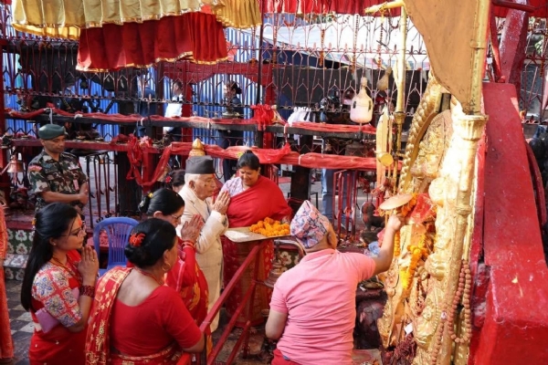 नेपाल के राष्ट्रपति द्वारा शक्तिपीठों में पूजा