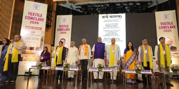 ২০৩০ চনৰ ভিতৰত বস্ত্ৰ উদ্যোগৰ লেনদেন ৩৫ কোটি ডলাৰলৈ বৃদ্ধি কৰাৰ লক্ষ্য: গিৰিৰাজ সিং