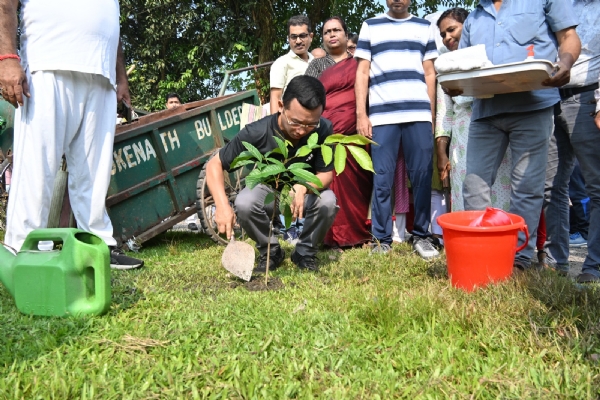 এপিডিজে মণ্ডলত শ্ৰদ্ধাৰে গান্ধী জয়ন্তী উদযাপন