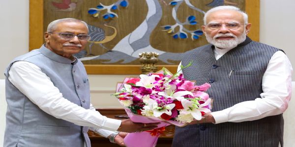 উত্তৰাখণ্ডৰ ৰাজ্যপালৰ প্ৰধানমন্ত্ৰী মোডীক সৌজন্যমূলক সাক্ষাৎ