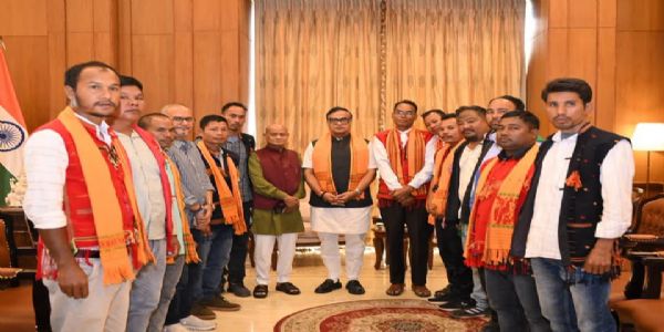 লোক গণনাত তিৱা সকলে ভাষা হিচাপে তিৱা লালুং আৰু ধৰ্ম হিচাপে “পিনুং” ব্যৱহাৰ কৰিবলৈ সিদ্ধান্ত গ্ৰহণ