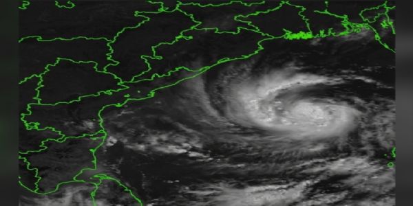 অন্ধ্ৰ প্ৰদেশ অভিমুখে গতি ঘূৰ্ণীবতাহ