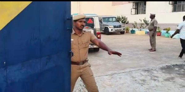 তামিলনাডুৰ থেনি উপকাৰাগাৰৰ পৰা ১৭ জন কয়দী পলায়ন, এজনক গ্ৰেপ্তাৰ