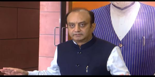 সুধাংশু ত্ৰিবেদীৰ ৰাহুল গান্ধীক কটাক্ষ, কয় – জনসাধাৰণৰ সমৰ্থন কঠোৰ পৰিশ্ৰমৰ দ্বাৰাহে লাভ কৰা হয়, ইফালে সিফালে ঘূৰি ফুৰাৰ দ্বাৰা নহয়