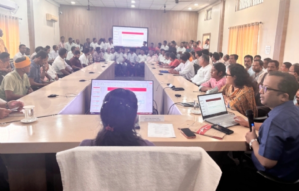 সমাগত দুৰ্গাপূজা সন্দৰ্ভত তামুলপুৰ জিলা প্ৰশাসনৰ বৈঠক। সমাগত দুৰ্গাপূজা সন্দৰ্ভত তামুলপুৰ জিলা প্ৰশাসনৰ বৈঠক।