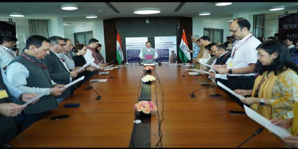 জে পি নড্ডাৰ বিষয়া আৰু কৰ্মচাৰীক ৰাষ্ট্ৰীয় একতা দিৱসৰ শপত গ্ৰহণ