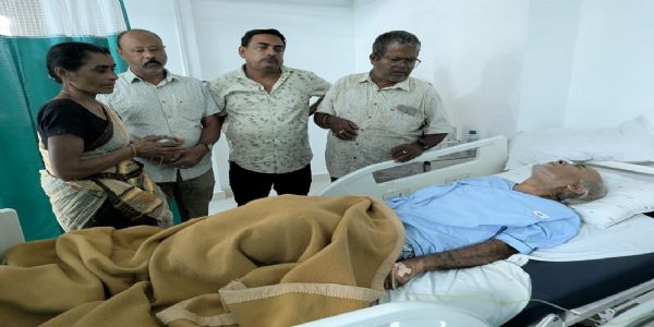 প্ৰাক্তন সাংবাদিক প্ৰশান্ত নাথলৈ শোণিতপুৰ জাৰ্ণেলিষ্ট ইউনিয়নৰ আৰ্থিক সাহায্য