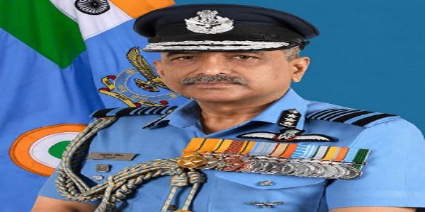 এয়াৰ মাৰ্শ্বাল আশুতোষ দীক্ষিত ২৯ সংখ্যক বায়ুসেনা মুৰব্বী হিচাপে নিযুক্ত