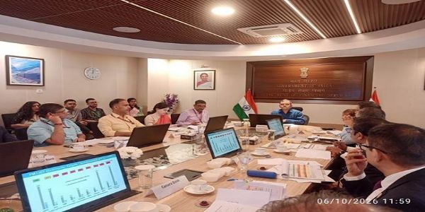ব্যক্তিগত খণ্ডৰ বেংকসমূহে চৰকাৰী বিত্তীয় অন্তৰ্ভুক্তি আঁচনিত অংশগ্ৰহণ বৃদ্ধি কৰিব লাগে: বিত্ত মন্ত্ৰালয়