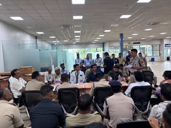 ৰূপসী বিমানবন্দৰত আংশিক জৰুৰীকালীন মক ড্ৰিল আৰু টেবুল-টপ বৈঠক অনুষ্ঠিত ৰূপসী বিমানবন্দৰত আংশিক জৰুৰীকালীন মক ড্ৰিল আৰু টেবুল-টপ বৈঠক অনুষ্ঠিত