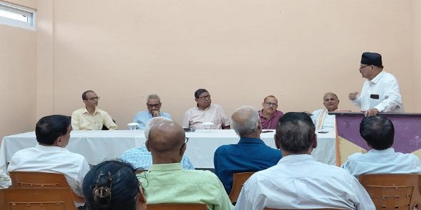 প্ৰাগজ্যোতিষ প্ৰকাশন ট্ৰাষ্টত সাংবাদিক ধীৰেন্দ্ৰ নাথ চক্ৰৱৰ্তীৰ জন্মদিৱস উদযাপন