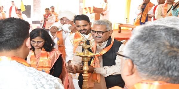 হিন্দু সন্মিলনঃ হিন্দু ঐক্যৰ আহ্বান আৰ এছ এছৰ নেতা ড° কৃষ্ণগোপালৰ