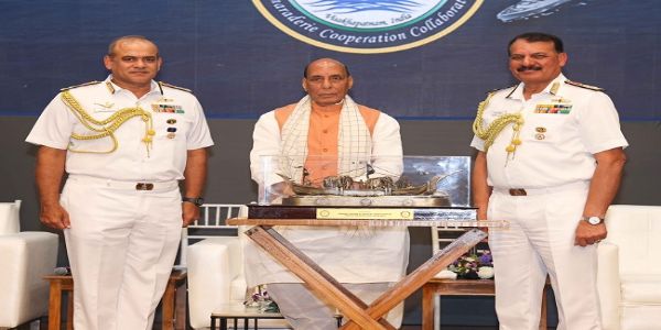 সামুদ্ৰিক প্ৰত্যাহ্বানসমূহৰ সৈতে মোকাবিলা কৰিবলৈ বিশ্ব সম্প্ৰদায়ে হাত মিলাব লাগে: ৰাজনাথ