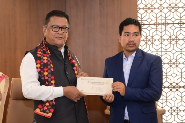 শিক্ষামন্ত্ৰী ডাঃ ৰণোজ পেগুৰ অসম শিক্ষা সেৱাৰ বিষয়াক নিযুক্তিপত্ৰ প্ৰদান