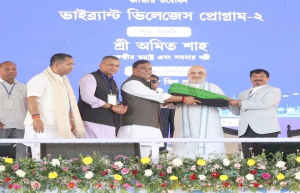 কেন্দ্ৰীয় গৃহ পৰিক্ৰমা আৰু সমবায় দপ্তৰৰ মন্ত্ৰী অমিত শ্বাহে আজি অসমৰ নাথানপুৰ গাঁৱত ৬,৮৩৯ কোটি টকাৰ সজীৱ গাঁও কাৰ্যসূচী-২ মুকলি কৰে