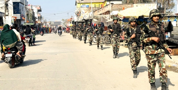 दो समुदाय के बीच हिंसक झड़प के बाद सेना की तैनाती