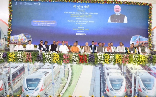 प्रधानमंत्री नरेंद्र मोदी