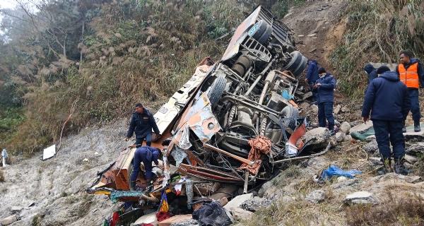 दुर्घटनाग्रस्त यात्री बस