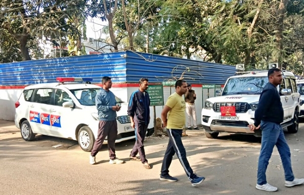 आईजी सुनील कुमार के आवास पर अंध्रा पुलिस के साथ बिहार पुलिस की टीम आईजी सुनील कुमार के आवास पर अंध्रा पुलिस के साथ बिहार पुलिस की टीम