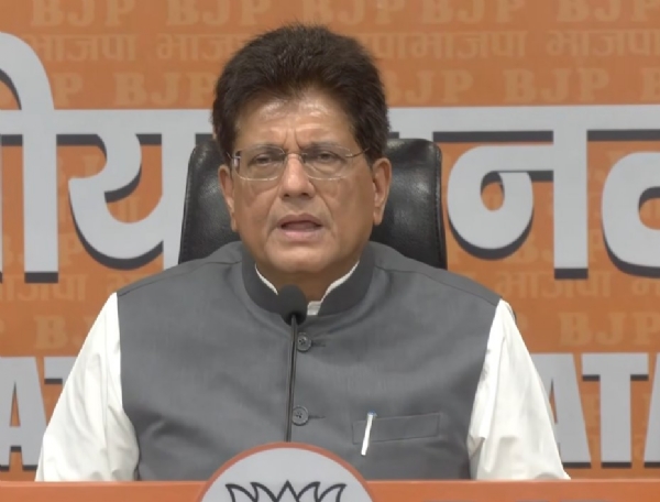 भाजपा नेता पीयूष गोयल बुधवार को पार्टी मुख्यालय में पत्रकार वार्ता को संबोधित करते हुए