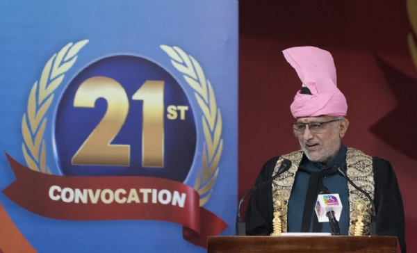 वैश्विक नेता बनने के लिए राष्ट्र को औपनिवेशिक मानसिकता से मुक्ति पानी होगी: सी पी राधाकृष्णन वैश्विक नेता बनने के लिए राष्ट्र को औपनिवेशिक मानसिकता से मुक्ति पानी होगी: सी पी राधाकृष्णन