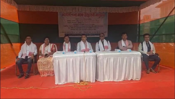 নিৰ্বাচনৰ প্ৰাকক্ষণত সোণাৰি পৌৰসভাত আধাৰশিলা আৰু শুভ উদ্বোধনৰ জোঁৱাৰ