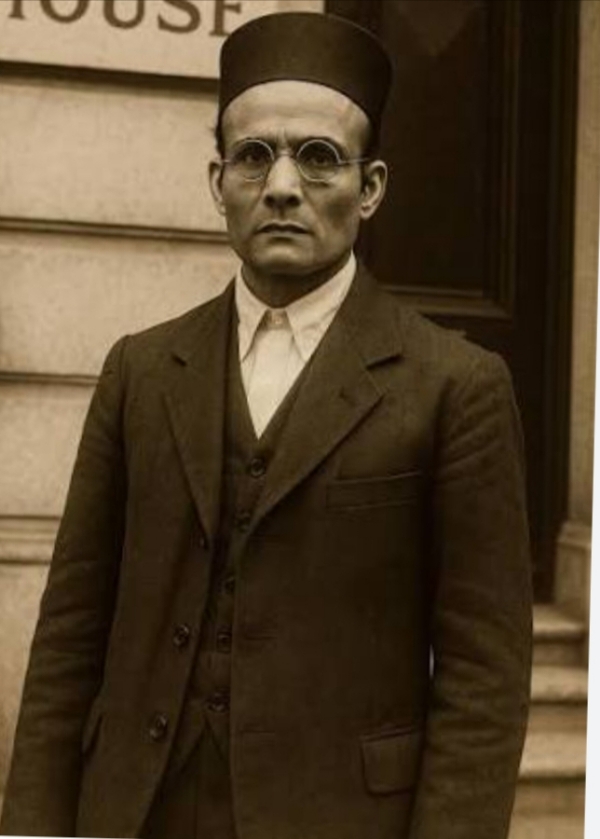 राष्ट्रवादी चिंतक विनायक दामोदर सावरकर (फाइल फोटो)