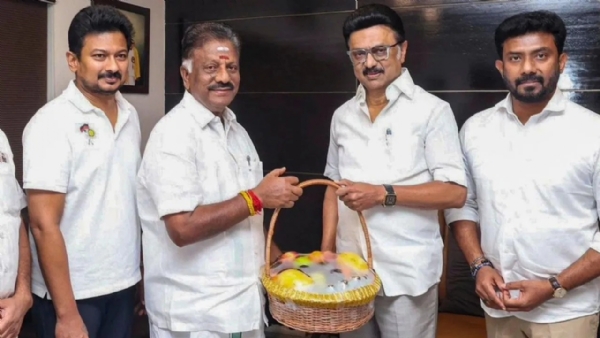 पूर्व मुख्यमंत्री ओ. पन्नीरसेल्वम डीएमके में शामिल पूर्व मुख्यमंत्री ओ. पन्नीरसेल्वम डीएमके में शामिल