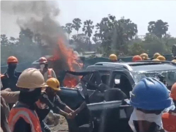 AM/NS प्लांट में उग्र प्रदर्शन