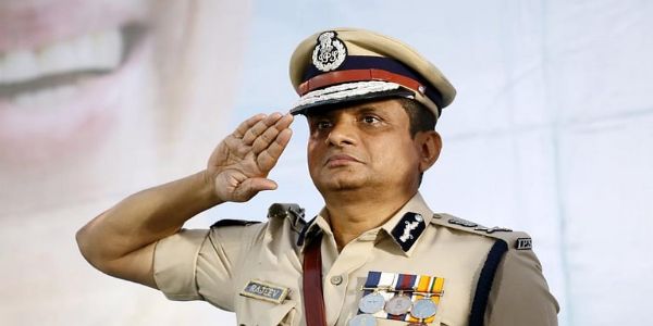 মমতা বেনাৰ্জীয়ে ৰাজ্যসভাৰ প্ৰাৰ্থী হিচাপে প্ৰাৰ্থীত্ব প্ৰদান কৰিলে প্ৰাক্তন ডিজিপি ৰাজীৱ কুমাৰক