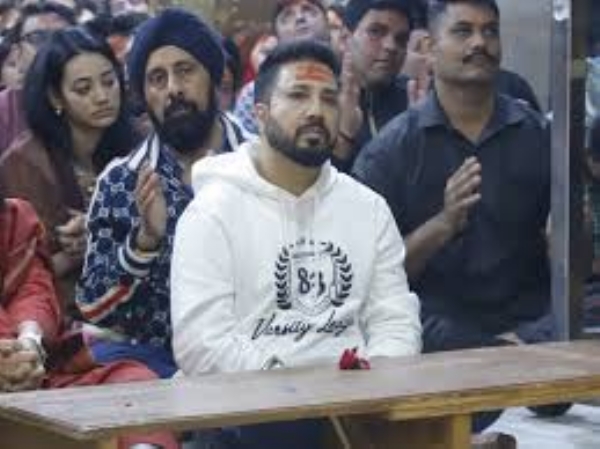 महाकाल मंदिर पहुंचे बॉलीवुड सिंगर मीका सिंह