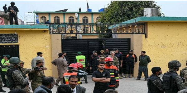 ইছলামাবাদৰ আত্মঘাতী আক্ৰমণৰ ফলত পাকিস্তানত আতংক, কমেও ৩২ জন নিহত, তিনিজনক আটক